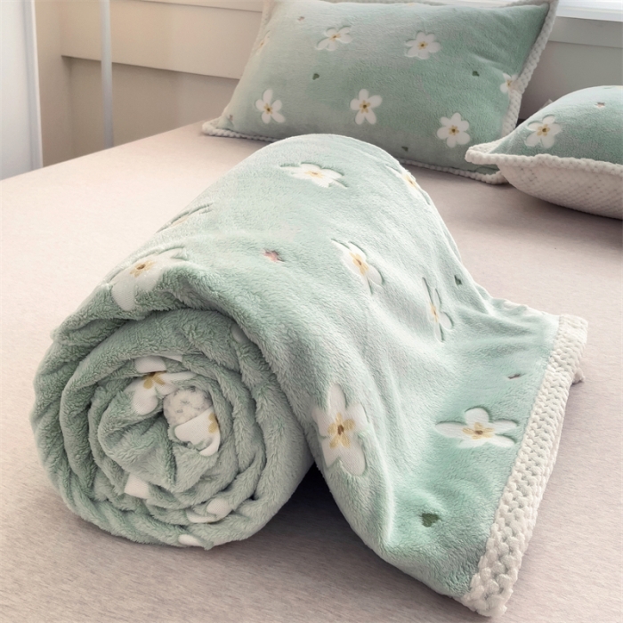 91家纺网 家纺一手货源 找家纺 锦威郎 2023新款毛毯床单保暖加厚珊瑚绒双面午睡毯云朵绒多功能毛毯 小花绿