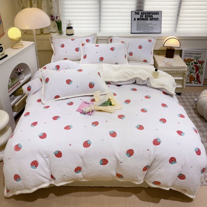 91家纺网 家纺一手货源 找家纺 锦威郎 2023新款云朵绒保暖牛奶绒毛毯绒单被套加绒加厚法莱绒四件套 草莓白