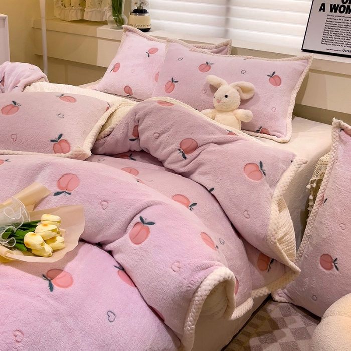 91家纺网 家纺一手货源 找家纺 锦威郎 2023新款云朵绒保暖牛奶绒毛毯绒单被套加绒加厚法莱绒四件套 蜜桃粉