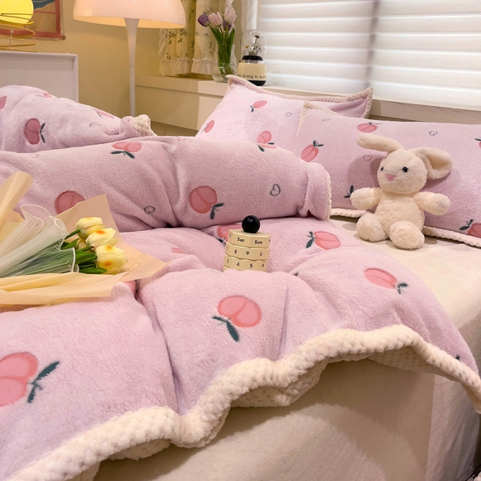 91家纺网 家纺一手货源 找家纺 锦威郎 2023新款云朵绒保暖牛奶绒毛毯绒单被套加绒加厚法莱绒四件套 蜜桃粉