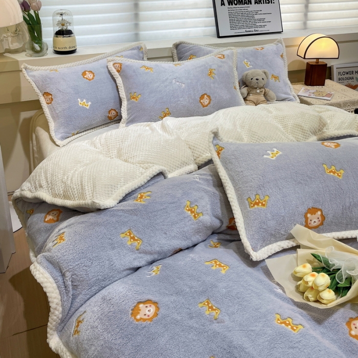 91家纺网 家纺一手货源 找家纺 锦威郎 2023新款云朵绒保暖牛奶绒毛毯绒单被套加绒加厚法莱绒四件套 狮子灰
