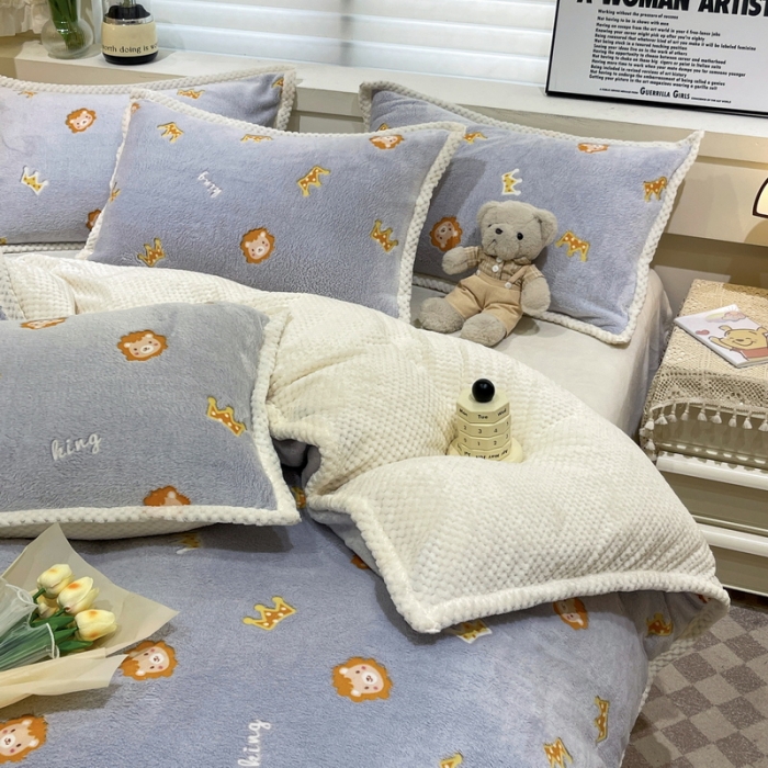 91家纺网 家纺一手货源 找家纺 锦威郎 2023新款云朵绒保暖牛奶绒毛毯绒单被套加绒加厚法莱绒四件套 狮子灰