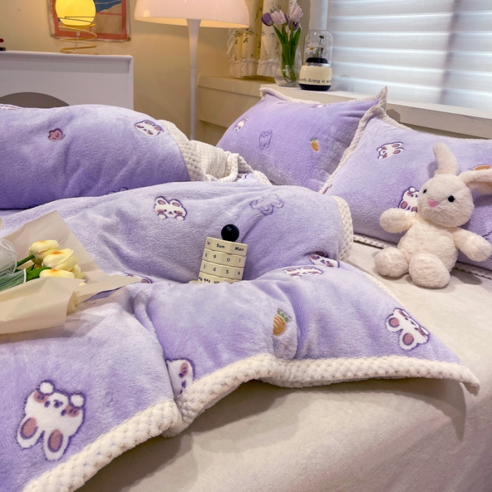91家纺网 家纺一手货源 找家纺 锦威郎 2023新款云朵绒保暖牛奶绒毛毯绒单被套加绒加厚法莱绒四件套 小兔紫