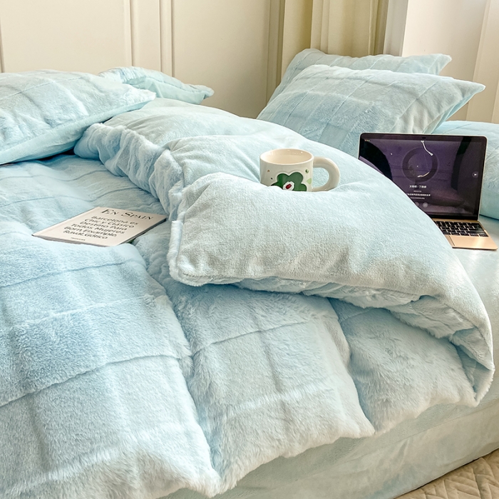 91家纺网 家纺一手货源 找家纺 黑马家居2023新款保暖亲肤兔毛绒四件套 兔绒清新兰