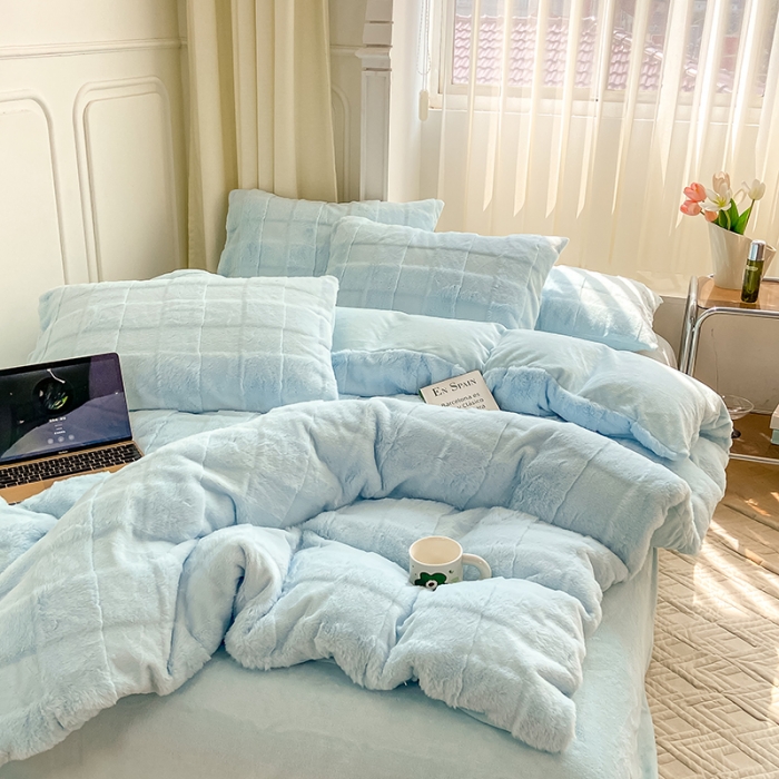 91家纺网 家纺一手货源 找家纺 黑马家居2023新款保暖亲肤兔毛绒四件套 兔绒清新兰