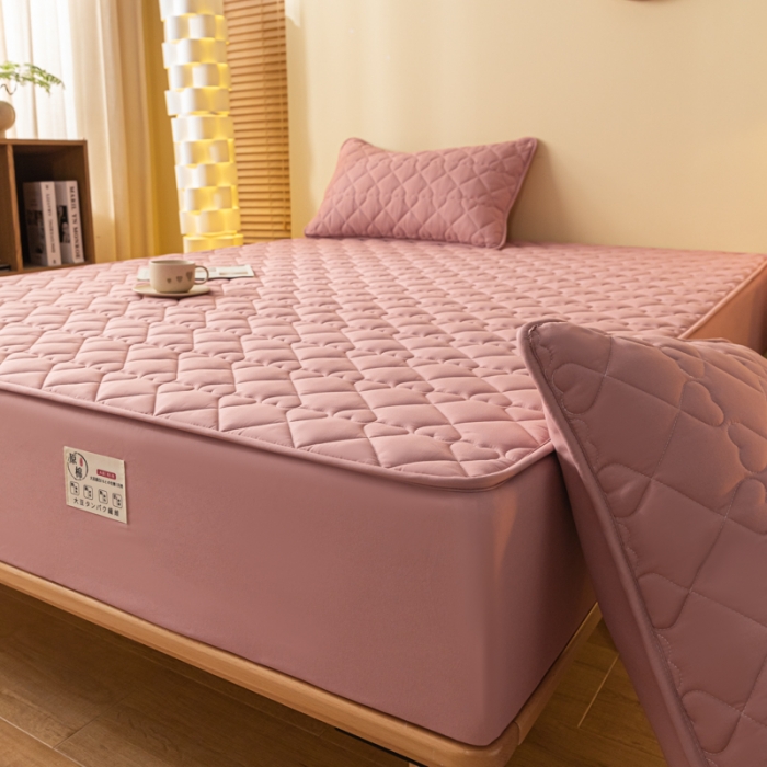 91家纺网 家纺一手货源 找家纺 笠裙 2024新款床笠A类原棉床罩夹棉抗菌床床罩床垫保护套 豆沙爱心款