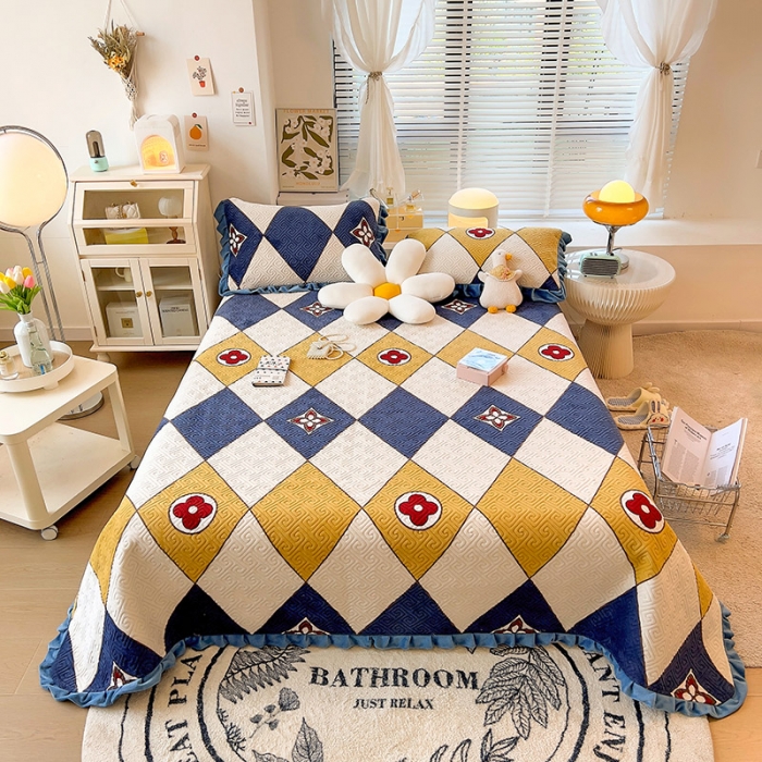 91家纺网 家纺一手货源 找家纺 慕木  2025新款A类小清新加厚多功能牛奶绒夹棉床盖 菱花