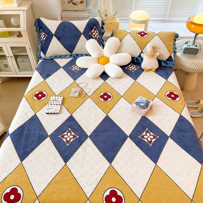 91家纺网 家纺一手货源 找家纺 慕木  2025新款A类小清新加厚多功能牛奶绒夹棉床盖 菱花