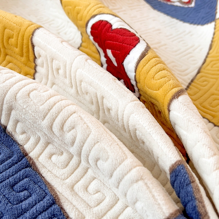 91家纺网 家纺一手货源 找家纺 慕木  2025新款A类小清新加厚多功能牛奶绒夹棉床盖 菱花