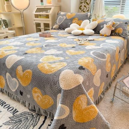 91家纺网 家纺一手货源 找家纺 慕木  2025新款A类小清新加厚多功能牛奶绒夹棉床盖 恋心