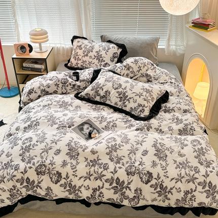 91家纺网 家纺一手货源 找家纺 昔可 2023新款韩系ins花边款牛奶绒四件套 法式茶歇黑