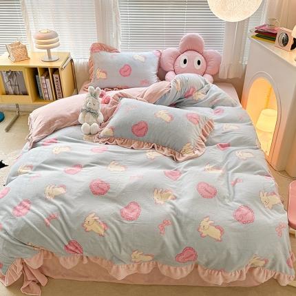 91家纺网 家纺一手货源 找家纺 昔可 2023新款韩系ins花边款牛奶绒四件套 萝莉爱心兔