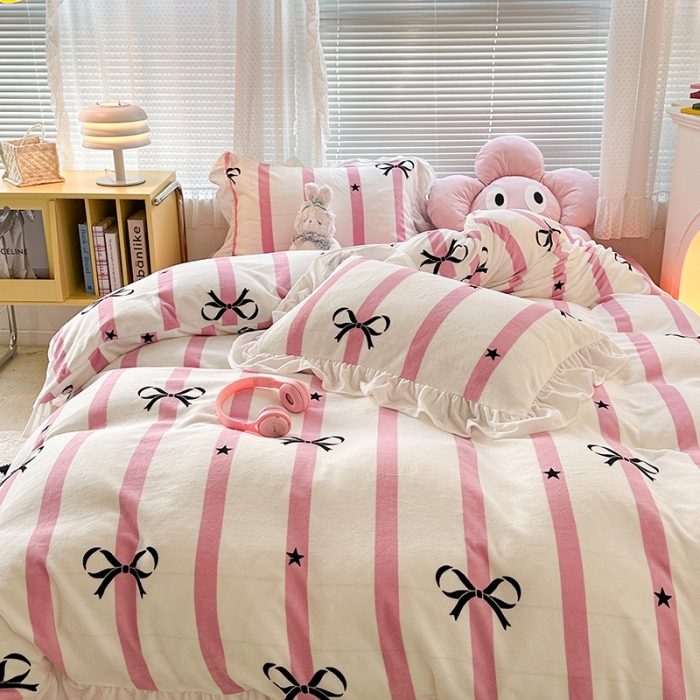 91家纺网 家纺一手货源 找家纺 昔可 2023新款韩系ins花边款牛奶绒四件套 粉条星星蝴蝶结