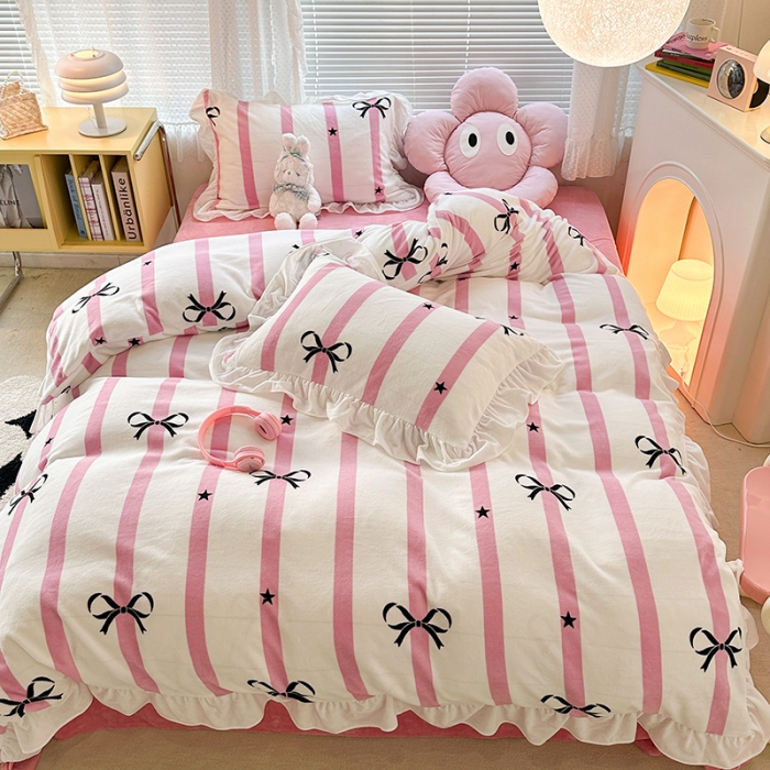 91家纺网 家纺一手货源 找家纺 昔可 2023新款韩系ins花边款牛奶绒四件套 粉条星星蝴蝶结