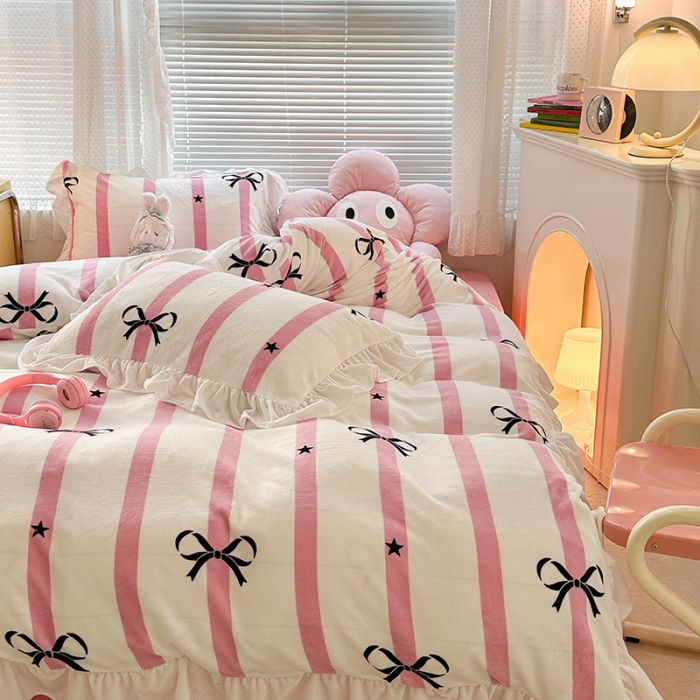 91家纺网 家纺一手货源 找家纺 昔可 2023新款韩系ins花边款牛奶绒四件套 粉条星星蝴蝶结