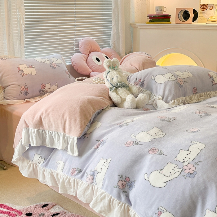 91家纺网 家纺一手货源 找家纺 昔可 2023新款韩系ins花边款牛奶绒四件套 花花小猫咪