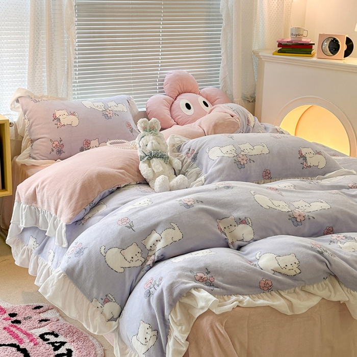 91家纺网 家纺一手货源 找家纺 昔可 2023新款韩系ins花边款牛奶绒四件套 花花小猫咪