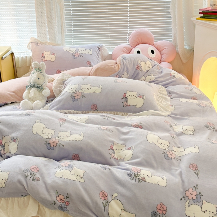 91家纺网 家纺一手货源 找家纺 昔可 2023新款韩系ins花边款牛奶绒四件套 花花小猫咪