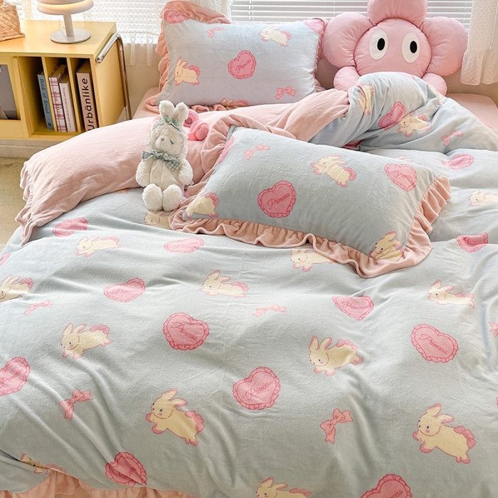 91家纺网 家纺一手货源 找家纺 昔可 2023新款韩系ins花边款牛奶绒四件套 萝莉爱心兔