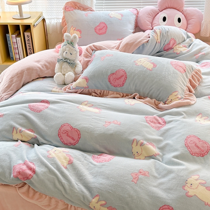 91家纺网 家纺一手货源 找家纺 昔可 2023新款韩系ins花边款牛奶绒四件套 萝莉爱心兔