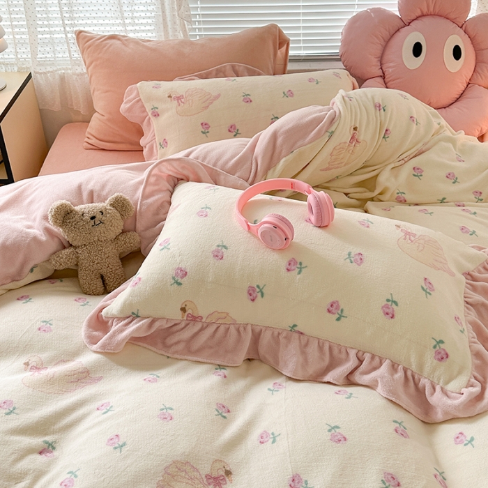 91家纺网 家纺一手货源 找家纺 昔可 2023新款韩系ins花边款牛奶绒四件套 天鹅玫瑰