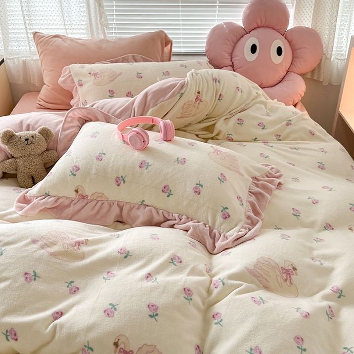 91家纺网 家纺一手货源 找家纺 昔可 2023新款韩系ins花边款牛奶绒四件套 天鹅玫瑰