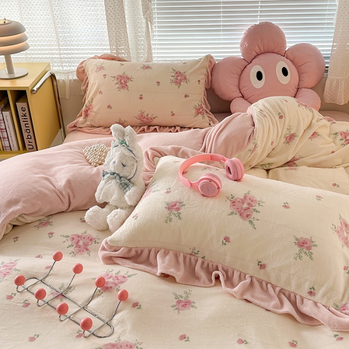 91家纺网 家纺一手货源 找家纺 昔可 2023新款韩系ins花边款牛奶绒四件套 午后茶花