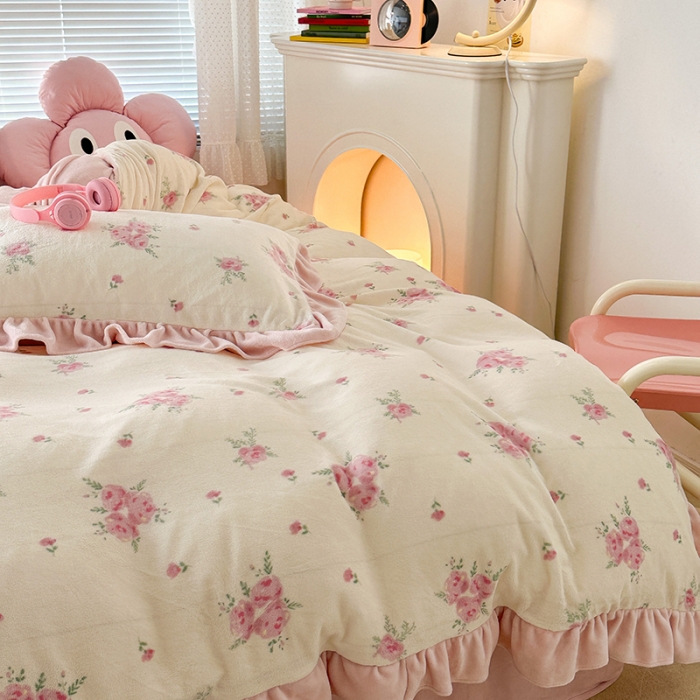 91家纺网 家纺一手货源 找家纺 昔可 2023新款韩系ins花边款牛奶绒四件套 午后茶花