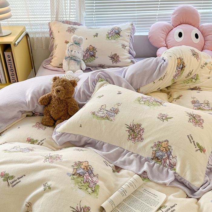 91家纺网 家纺一手货源 找家纺 昔可 2023新款韩系ins花边款牛奶绒四件套 熊熊花园