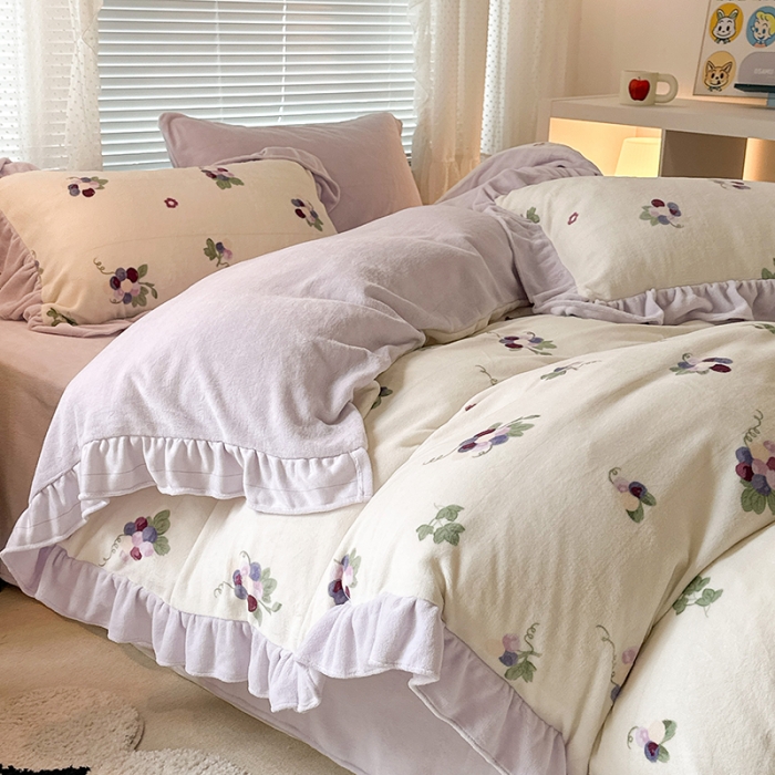91家纺网 家纺一手货源 找家纺 昔可 2023新款韩系ins花边款牛奶绒四件套 紫色葡萄