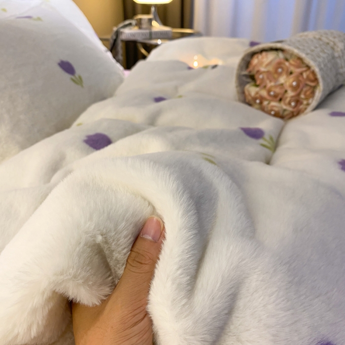 91家纺网 家纺一手货源 找家纺 金奇达 210G牛奶绒多巴胺印象兔绒四件套 温语紫