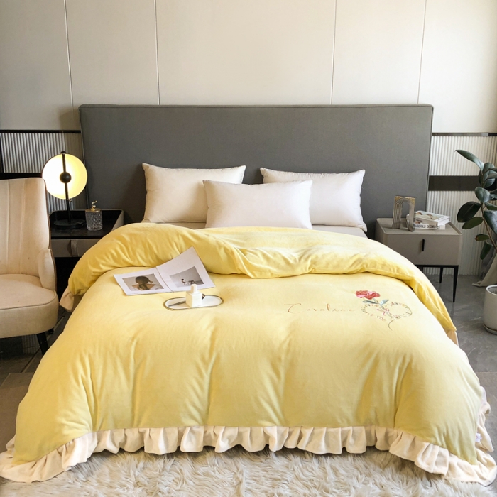 91家纺网 家纺一手货源 找家纺 7v 2023新款牛奶绒韩版花边刺绣被套法兰绒宝宝绒兔绒单被套 偏爱-嫩黄