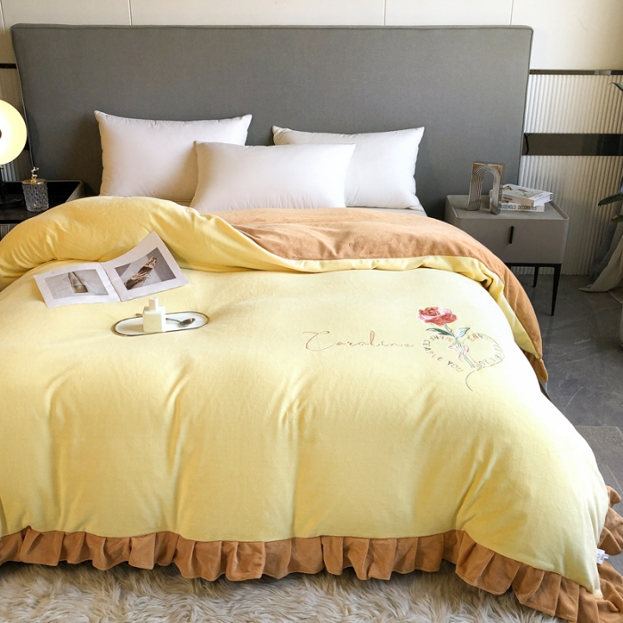 91家纺网 家纺一手货源 找家纺 7v 2023新款牛奶绒韩版花边刺绣被套法兰绒宝宝绒兔绒单被套 偏爱-嫩黄+浅驼