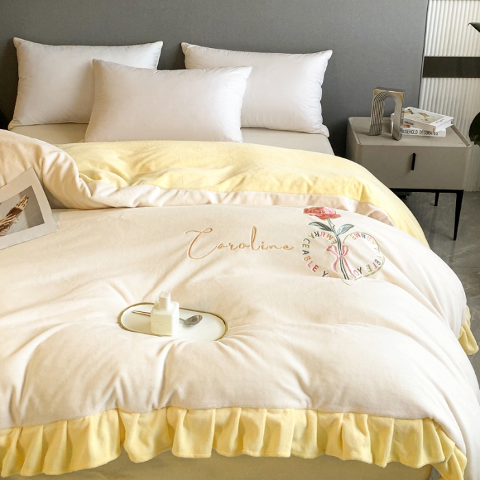 91家纺网 家纺一手货源 找家纺 7v 2023新款牛奶绒韩版花边刺绣被套法兰绒宝宝绒兔绒单被套 偏爱-暖白+嫩黄