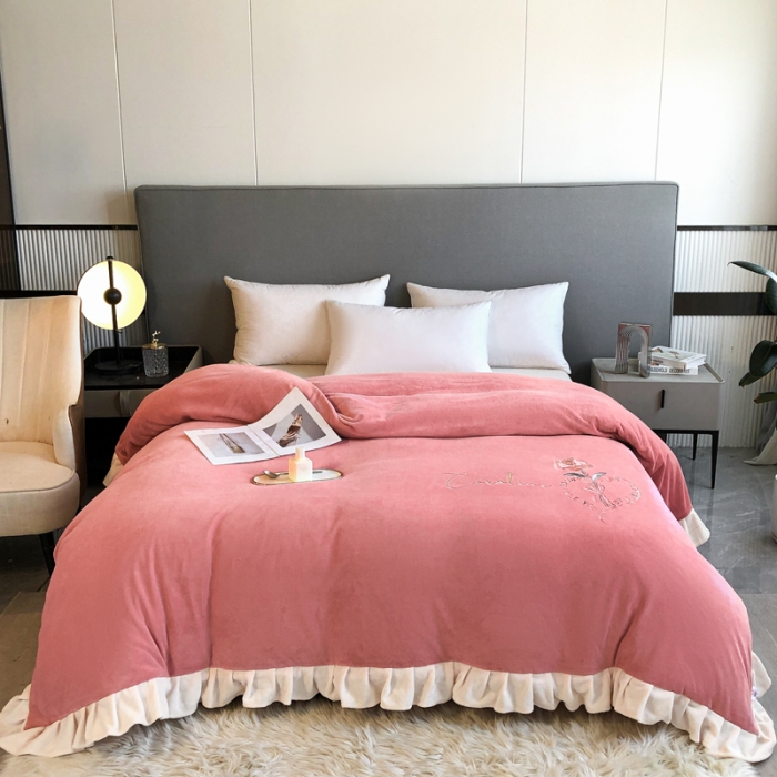 91家纺网 家纺一手货源 找家纺 7v 2023牛奶绒韩版花边刺绣被套法兰绒宝宝绒兔绒单被套 偏爱-浅粉