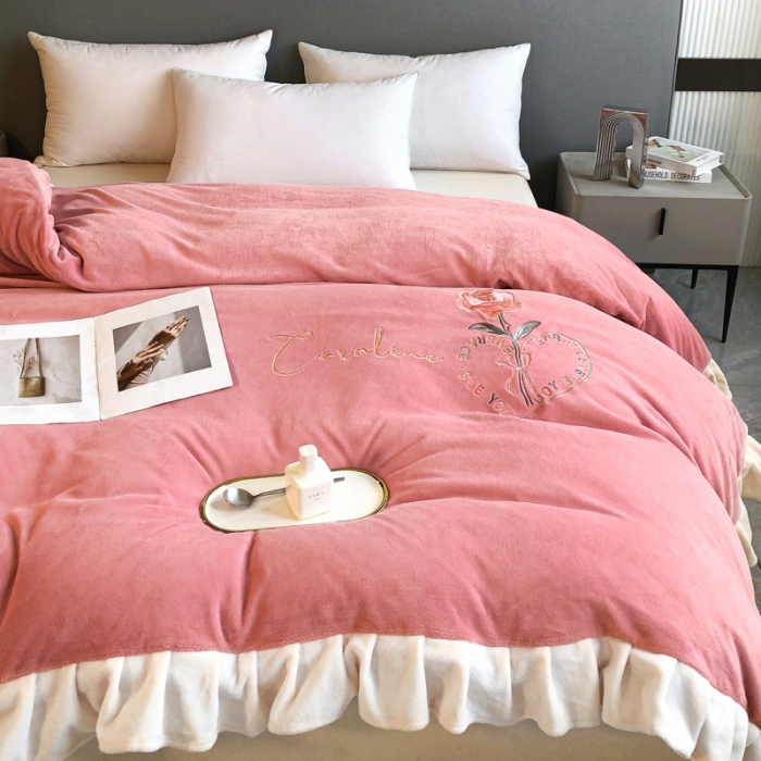 91家纺网 家纺一手货源 找家纺 7v 2023牛奶绒韩版花边刺绣被套法兰绒宝宝绒兔绒单被套 偏爱-浅粉