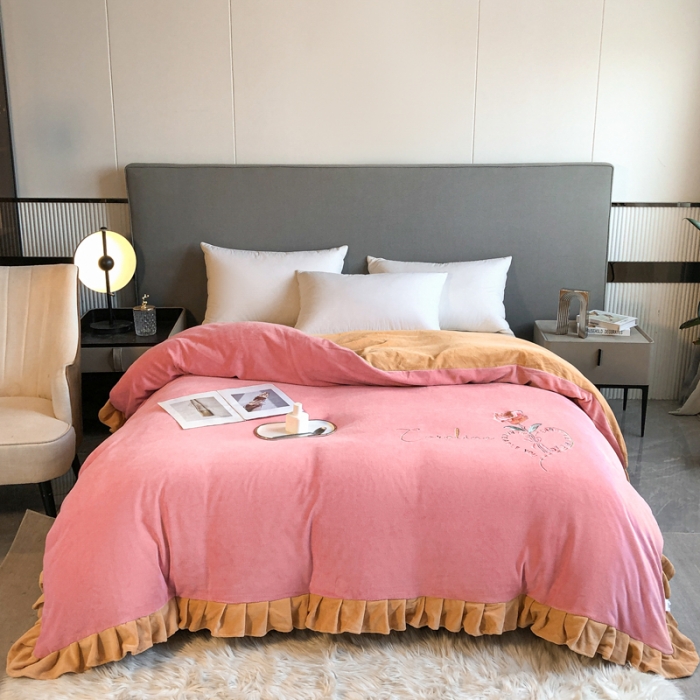 91家纺网 家纺一手货源 找家纺 7v 2023新款牛奶绒韩版花边刺绣被套法兰绒宝宝绒兔绒单被套 偏爱-浅粉+浅驼