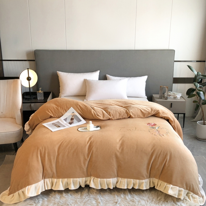 91家纺网 家纺一手货源 找家纺 7v 2023新款牛奶绒韩版花边刺绣被套法兰绒宝宝绒兔绒单被套 偏爱-浅驼