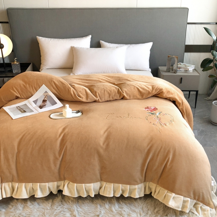 91家纺网 家纺一手货源 找家纺 7v 2023新款牛奶绒韩版花边刺绣被套法兰绒宝宝绒兔绒单被套 偏爱-浅驼