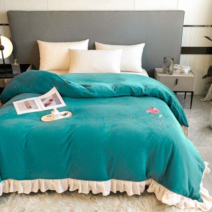 91家纺网 家纺一手货源 找家纺 7v 2023新款牛奶绒韩版花边刺绣被套法兰绒宝宝绒兔绒单被套 偏爱-雾绿