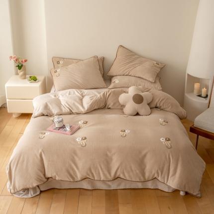 91家纺网 家纺一手货源 找家纺 FOR TWO家纺 2023新款牛奶绒华夫格毛巾绣系列四件套 小冬日