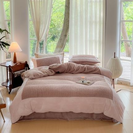 91家纺网 家纺一手货源 找家纺 FOR TWO家纺 2023新款兔毛拼接嵌线系列四件套 焦糖-灰粉