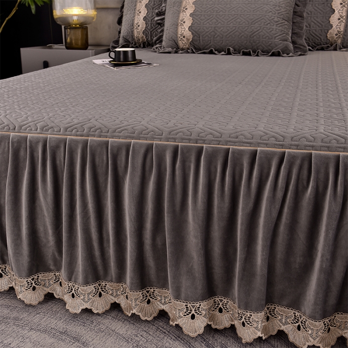 91家纺网 家纺一手货源 找家纺 （总）忘忧草 2023新款安娜系列婴儿绒夹棉浪漫花边床裙