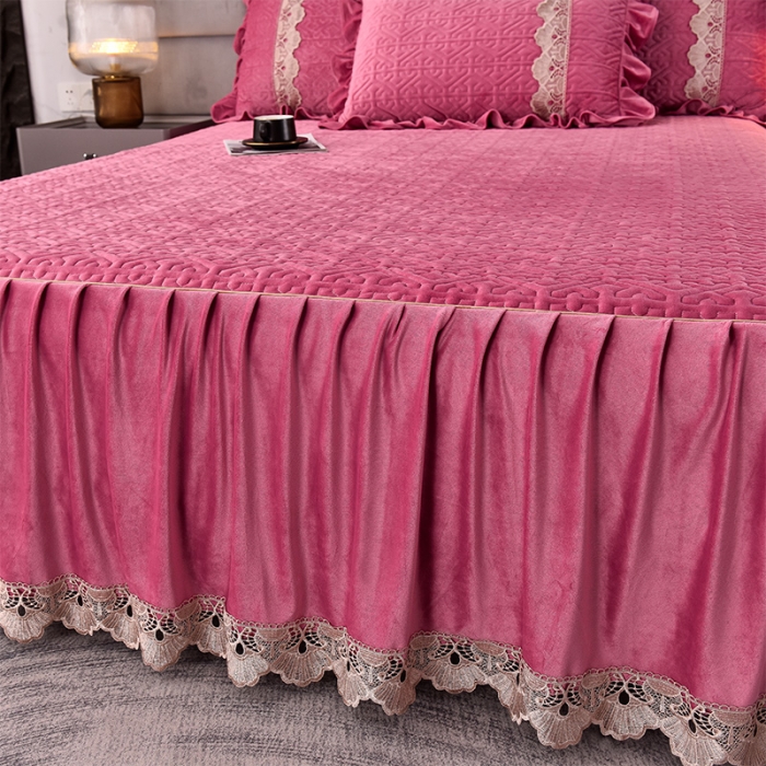 91家纺网 家纺一手货源 找家纺 忘忧草 2023新款安娜系列婴儿绒夹棉浪漫花边床裙 安娜-豆沙色