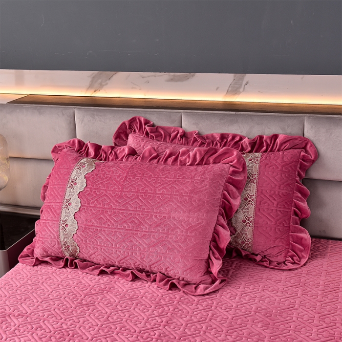 91家纺网 家纺一手货源 找家纺 忘忧草 2023新款安娜系列婴儿绒夹棉浪漫花边床裙 安娜-豆沙色