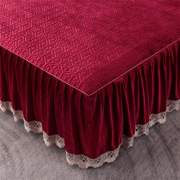 91家纺网 家纺一手货源 找家纺 忘忧草 2023新款安娜系列婴儿绒夹棉浪漫花边床裙 安娜-亮酒红