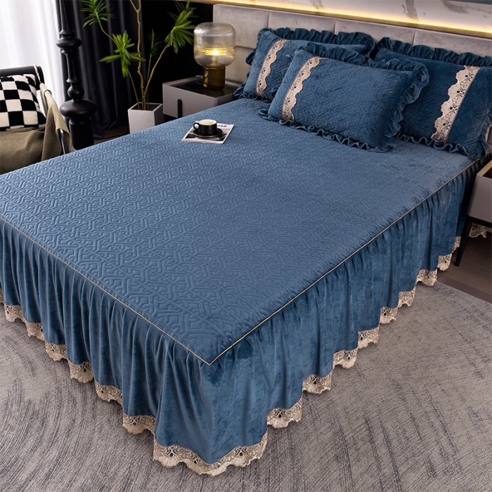 91家纺网 家纺一手货源 找家纺 忘忧草 2023新款安娜系列婴儿绒夹棉浪漫花边床裙 安娜-梦幻蓝