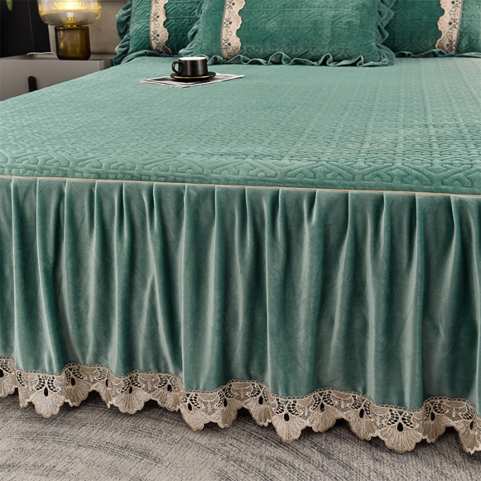 91家纺网 家纺一手货源 找家纺 忘忧草 2023新款安娜系列婴儿绒夹棉浪漫花边床裙 安娜-迷雾绿