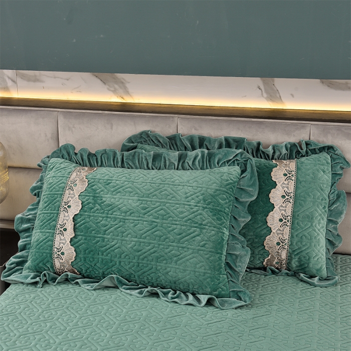 91家纺网 家纺一手货源 找家纺 忘忧草 2023新款安娜系列婴儿绒夹棉浪漫花边床裙 安娜-迷雾绿