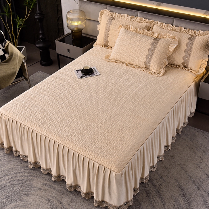 91家纺网 家纺一手货源 找家纺 忘忧草 2023新款安娜系列婴儿绒夹棉浪漫花边床裙 安娜-浅米驼